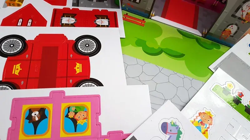 Papírová skládačka HRAD v kufříku