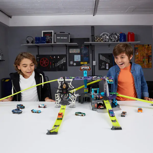 Spider Strike – Autodráha Metal Machines Sider Strike