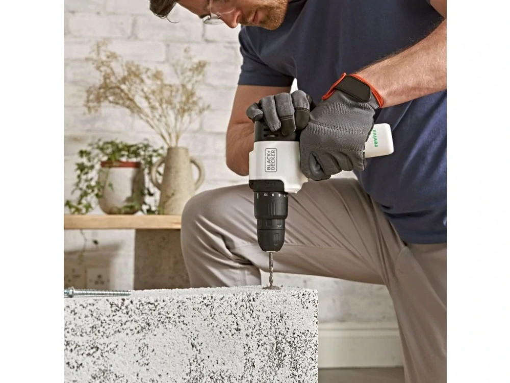 BLACK+DECKER REVHD12C (1,5Ah) 12V aku příklepová vrtačka Reviva – integrovaná baterie